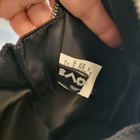 Bao Bao Issey Miyake White Triangle Shoulder Bag Rare NWOT - Picture 9 of 17